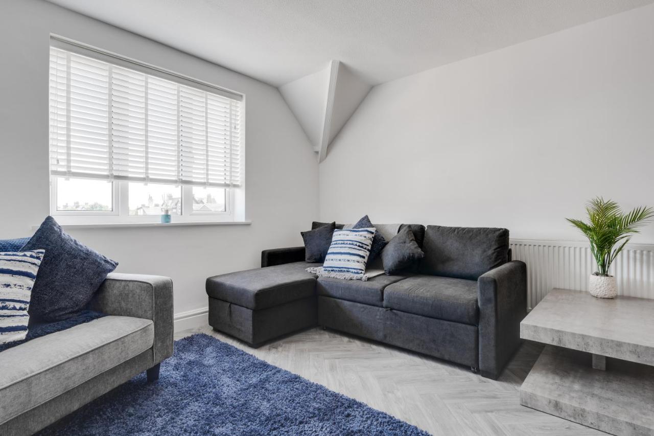 St David'S - Stylish 2 Bed Apartment, Free Parking, Close To Beach Литам-Сент-Эннс Экстерьер фото